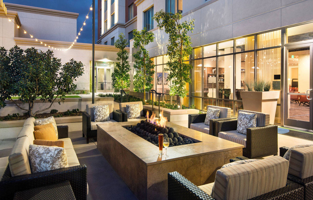 Courtyard By Marriott Irvine Spectrum Ngoại thất bức ảnh